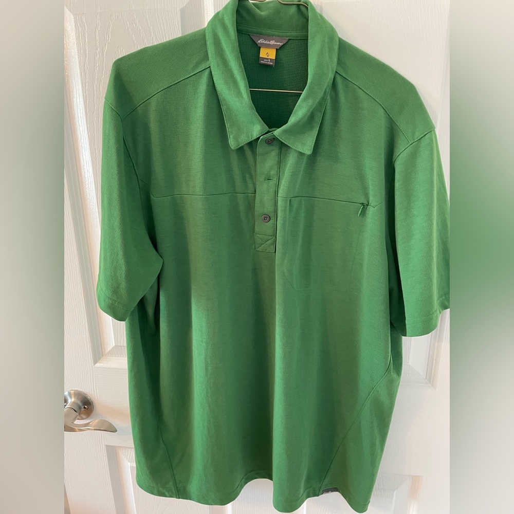 Men’s green Eddie Bauer polo